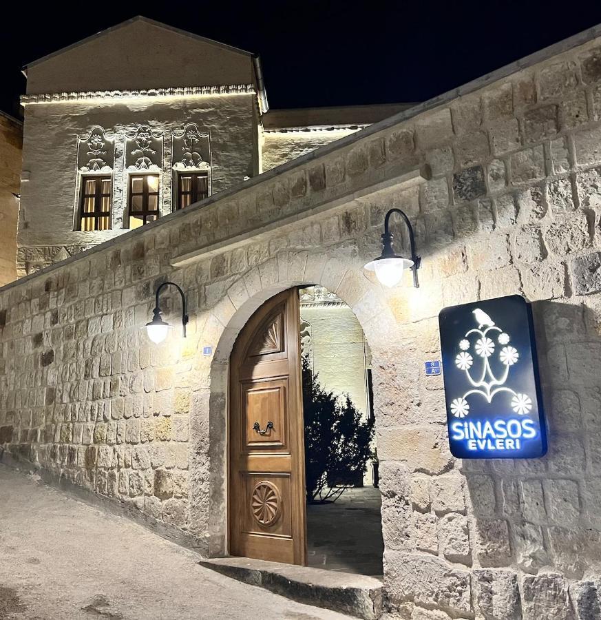 Sinasos Evleri Hotel Nevşehir Bagian luar foto